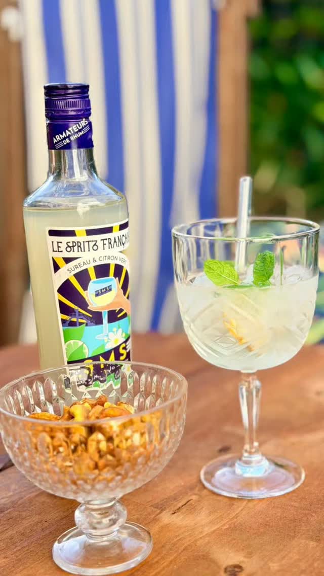Pour terminer cette journée ensoleillée en douceur, prenez place sur notre terrasse et laissez-vous porter par l'ambiance estivale. 🌿🍹

Au plaisir de vous accueillir. ✨

#Trébeurden #Bretagne #BretagneTourisme #TerrasseEnsoleillée #LaMaisonTrébeurden